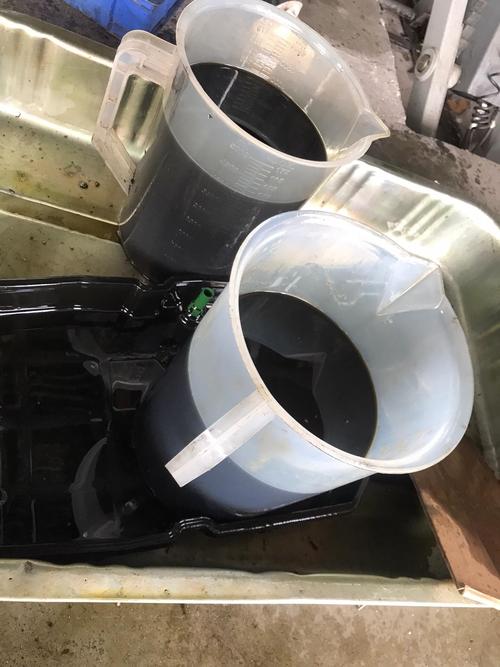 奔驰S300维修纪实 ABS防侧滑灯亮起背后的系统排查经验
